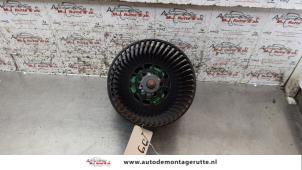 Used Heating and ventilation fan motor Peugeot 107 1.0 12V Price on request offered by Autodemontage M.J. Rutte B.V.