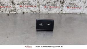 Used Central locking switch Skoda Fabia II (5J) 1.4 TDI 80 Price on request offered by Autodemontage M.J. Rutte B.V.