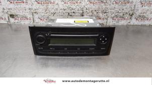 Used Radio CD player Fiat Grande Punto (199) 1.2 Euro 5 Price on request offered by Autodemontage M.J. Rutte B.V.