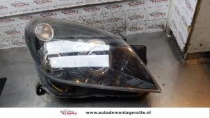 Used Headlight, right Opel Astra H GTC (L08) 1.8 16V Price € 165,00 Margin scheme offered by Autodemontage M.J. Rutte B.V.