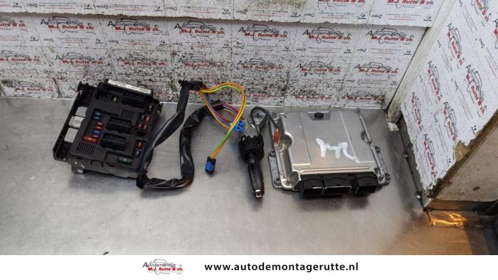 Used Ignition lock + computer Citroen C5 I Break (DE) 2.0 HDi 110 Price on request offered by Autodemontage M.J. Rutte B.V.