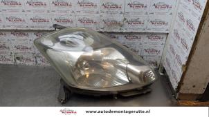 Used Headlight, right Daihatsu Sirion 2 (M3) 1.3 16V DVVT Price on request offered by Autodemontage M.J. Rutte B.V.
