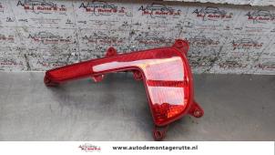 Used Rear bumper reflector, right Kia Rio III (UB) 1.2 CVVT 16V Price on request offered by Autodemontage M.J. Rutte B.V.