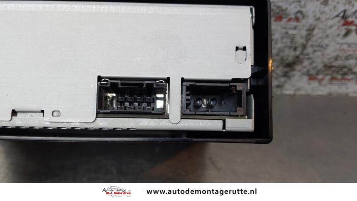 Módulo de navegación de un Audi A8 (D3) 4.2 V8 40V Quattro 2003