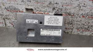 Usagé Module radio Audi A8 (D3) 4.2 V8 40V Quattro Prix € 100,00 Règlement à la marge proposé par Autodemontage M.J. Rutte B.V.