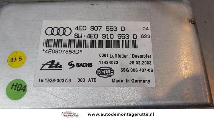 Air suspension module from a Audi A8 (D3) 4.2 V8 40V Quattro 2003