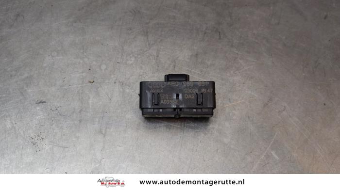 Gebrauchte Tankklappe Schalter Audi A8 (D3) 4.2 V8 40V Quattro Preis € 10,00 Margenregelung angeboten von Autodemontage M.J. Rutte B.V.
