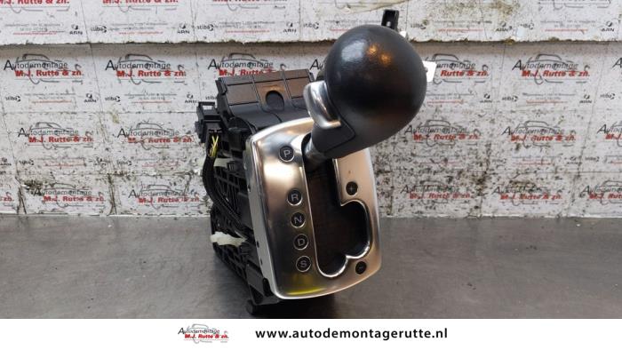 Usados Palanca selectora automática Audi A8 (D3) 4.2 V8 40V Quattro Precio € 100,00 Norma de margen ofrecido por Autodemontage M.J. Rutte B.V.