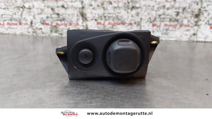 Begagnade Rattspak Audi A8 (D3) 4.2 V8 40V Quattro Pris € 20,00 Marginaltabell erbjuds av Autodemontage M.J. Rutte B.V.