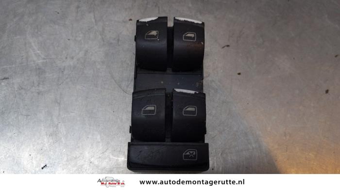 Usados Interruptor combinado de ventanillas Audi A8 (D3) 4.2 V8 40V Quattro Precio € 30,00 Norma de margen ofrecido por Autodemontage M.J. Rutte B.V.