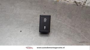 Used Central locking switch Skoda Fabia II Combi 1.2 TDI 12V Greenline Price on request offered by Autodemontage M.J. Rutte B.V.