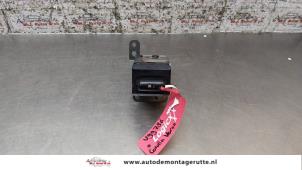 Used Electronic ignition key Toyota Corolla Verso (R10/11) 1.8 16V VVT-i Price on request offered by Autodemontage M.J. Rutte B.V.