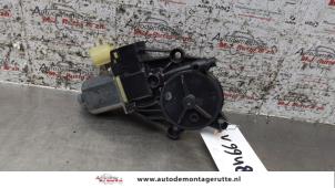 Used Door window motor Ford Fiesta 6 (JA8) 1.25 16V Price on request offered by Autodemontage M.J. Rutte B.V.