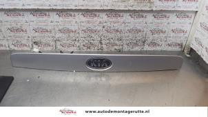 Gebrauchte Heckklappengriff Kia Cerato 1.6 16V Preis auf Anfrage angeboten von Autodemontage M.J. Rutte B.V.