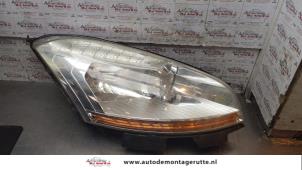 Used Headlight, right Citroen C4 Picasso (UD/UE/UF) 1.8 16V Price on request offered by Autodemontage M.J. Rutte B.V.
