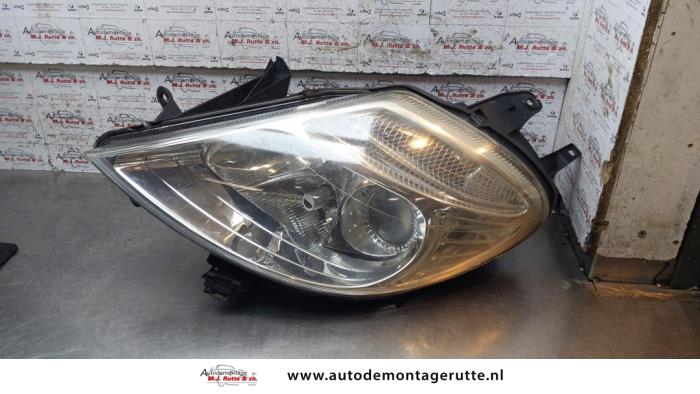 Używane Reflektor lewy Citroen C8 (EA/EB) 2.2 16V Cena na żądanie oferowane przez Autodemontage M.J. Rutte B.V.