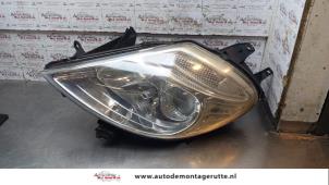 Used Headlight, left Citroen C8 (EA/EB) 2.2 16V Price on request offered by Autodemontage M.J. Rutte B.V.