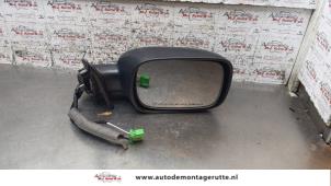 Used Wing mirror, right Volvo XC70 (SZ) XC70 2.4 T 20V Price on request offered by Autodemontage M.J. Rutte B.V.