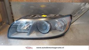 Used Headlight, left Volvo V50 (MW) 1.8 16V Price on request offered by Autodemontage M.J. Rutte B.V.