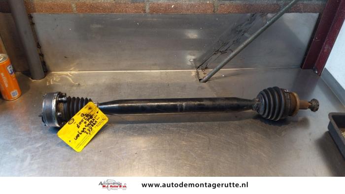Front drive shaft, right from a Volkswagen Polo IV (9N1/2/3) 1.4 16V 2007