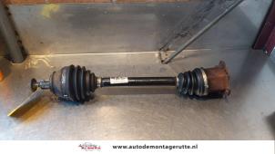 Usagé Arbre de transmission avant gauche Audi A8 (D3) 4.2 V8 40V Quattro Prix sur demande proposé par Autodemontage M.J. Rutte B.V.