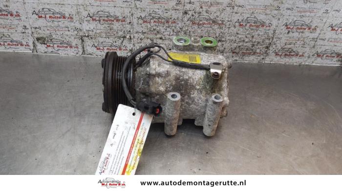 Usagé Pompe clim Ford Mondeo III 1.8 16V Prix sur demande proposé par Autodemontage M.J. Rutte B.V.