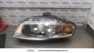 Used Headlight, left Audi A4 Avant (B7) 1.8 T 20V Price on request offered by Autodemontage M.J. Rutte B.V.