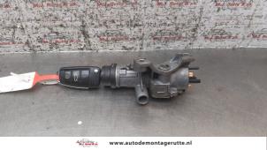 Used Ignition lock + key Audi A4 Avant (B7) 1.8 T 20V Price on request offered by Autodemontage M.J. Rutte B.V.