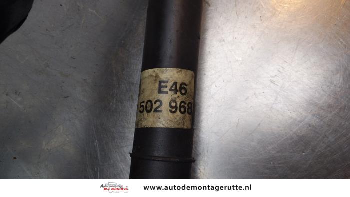 4x4 front intermediate driveshaft from a BMW 3 serie Touring (E46/3) 325i 24V 2001