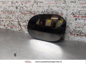 Used Mirror glass, left Citroen Xsara Picasso (CH) 1.6i 16V Price on request offered by Autodemontage M.J. Rutte B.V.