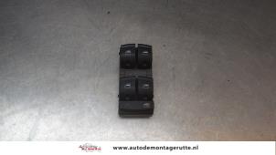 Używane Przelacznik combi okienny Audi A3 Sportback (8PA) 2.0 TDI 16V Cena na żądanie oferowane przez Autodemontage M.J. Rutte B.V.