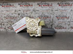 Used Door window motor Mercedes CLK (W209) 2.6 240 V6 18V Price on request offered by Autodemontage M.J. Rutte B.V.