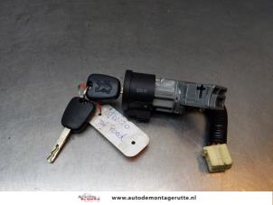 Usagé Serrure de contact + clé Peugeot 107 1.0 12V Prix sur demande proposé par Autodemontage M.J. Rutte B.V.
