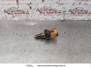 Used Reversing light switch Renault Twingo (C06) 1.2 16V Price on request offered by Autodemontage M.J. Rutte B.V.