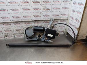 Used Tailgate motor Opel Vectra C Caravan 1.9 CDTI 16V Price on request offered by Autodemontage M.J. Rutte B.V.