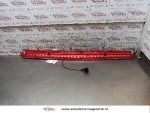 Used Third brake light Peugeot 307 CC (3B) 1.6 16V Price on request offered by Autodemontage M.J. Rutte B.V.