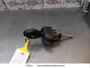 Used Door lock cylinder, left BMW 3 serie Compact (E46/5) 316ti 16V Price on request offered by Autodemontage M.J. Rutte B.V.