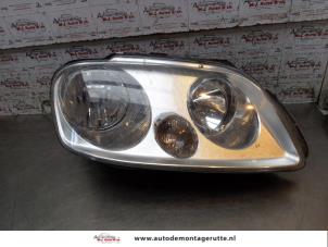 Used Headlight, right Volkswagen Caddy III (2KA,2KH,2CA,2CH) 2.0 SDI Price on request offered by Autodemontage M.J. Rutte B.V.
