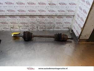 Used Front drive shaft, left Daihatsu Charade (G200/201/202/203/204) 1.3i TX/CX 16V Price on request offered by Autodemontage M.J. Rutte B.V.