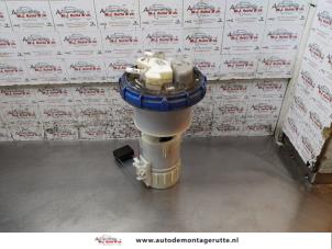 Used Electric fuel pump Peugeot 107 1.0 12V Price on request offered by Autodemontage M.J. Rutte B.V.