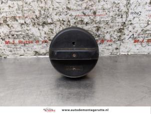 Used Fuel cap Nissan Micra (K11) 1.0 L,LX 16V Price on request offered by Autodemontage M.J. Rutte B.V.
