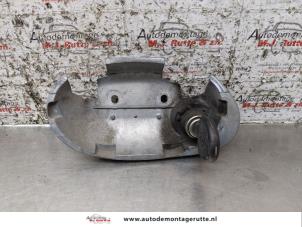 Used Door lock cylinder, left Opel Combo (Corsa C) 1.3 CDTI 16V Price on request offered by Autodemontage M.J. Rutte B.V.