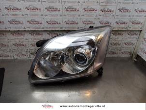 Used Headlight, left Toyota Avensis Wagon (T25/B1E) 2.0 16V VVT-i D4 Price on request offered by Autodemontage M.J. Rutte B.V.