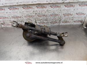 Used Wiper motor + mechanism Volkswagen Fox (5Z) 1.2 Price on request offered by Autodemontage M.J. Rutte B.V.