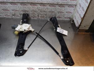 Used Window mechanism 4-door, front left BMW 3 serie Touring (E91) 318i 16V Price on request offered by Autodemontage M.J. Rutte B.V.