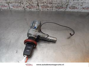Used Ignition lock + key Mercedes SLK (R170) 2.0 200 16V Price on request offered by Autodemontage M.J. Rutte B.V.