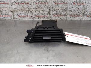 Used Dashboard vent BMW 3 serie Touring (E91) 318i 16V Price on request offered by Autodemontage M.J. Rutte B.V.