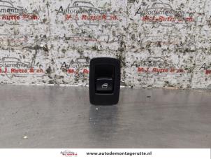Used Electric window switch BMW 3 serie Touring (E91) 318i 16V Price on request offered by Autodemontage M.J. Rutte B.V.