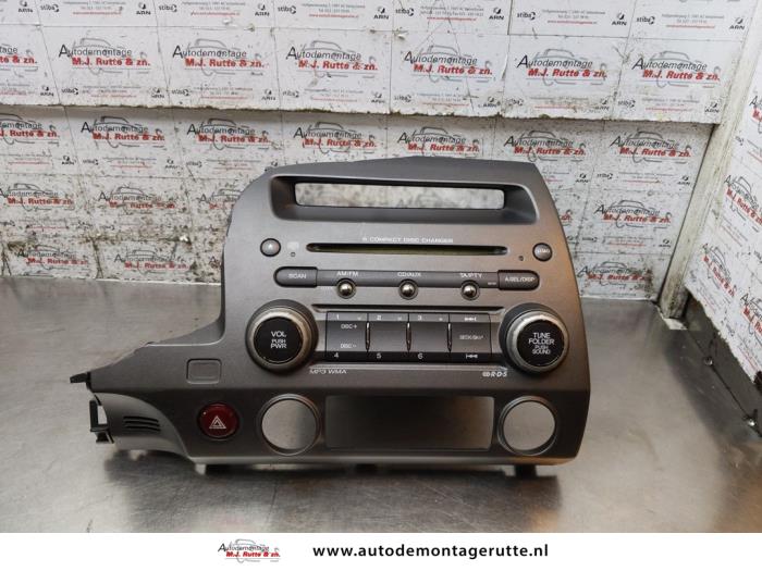 Używane Radio Honda Civic (FA/FD) 1.3 Hybrid Cena na żądanie oferowane przez Autodemontage M.J. Rutte B.V.