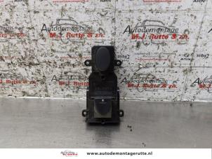 Used Electric window switch Honda Civic (FA/FD) 1.3 Hybrid Price on request offered by Autodemontage M.J. Rutte B.V.